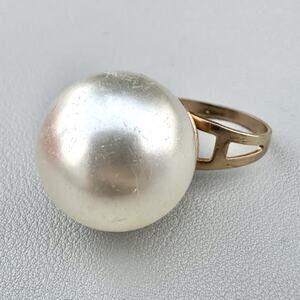 Vintage Oversized Faux Pearl Jumbo Giant Statement Ring Gold Tone Modernist Sz 7